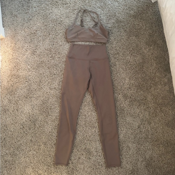 ALO Yoga Bra AND Leggings Set in Taupe - Picture 7 of 13